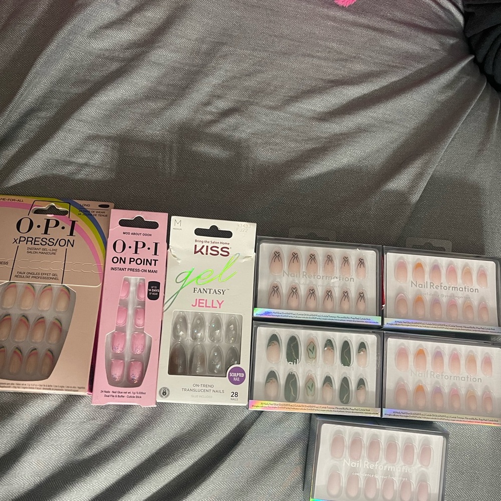 Press on nails